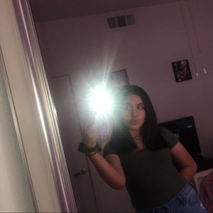 Meet your Posher, Edith